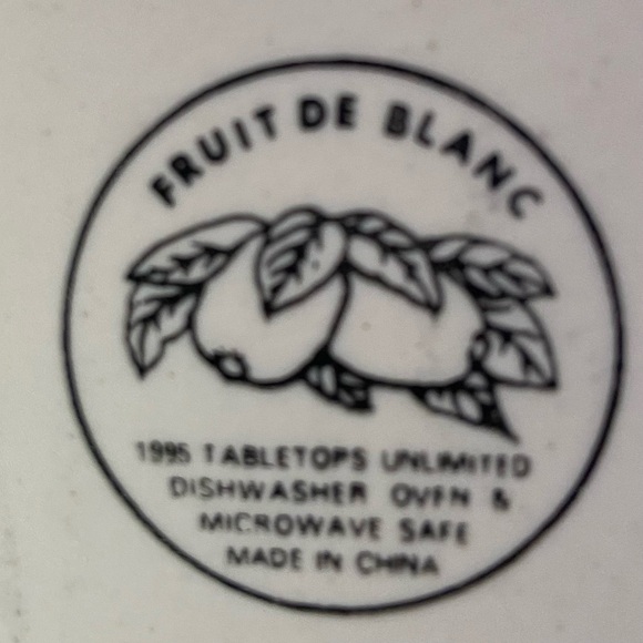Vintage Fruit De Blanc - 1995 Tabletops Unlimited Baking Serving Dish - EUC - Picture 10 of 10
